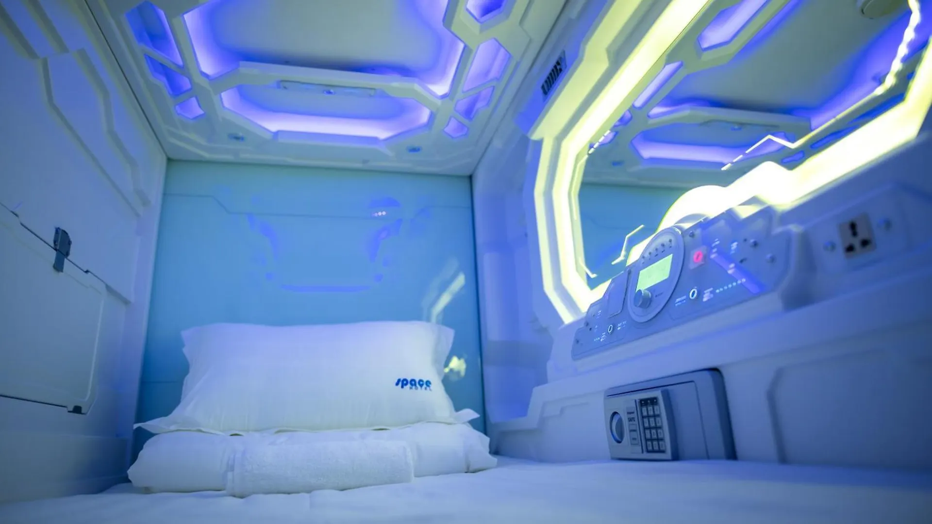 Space Hotel Kl Sentral contacts
